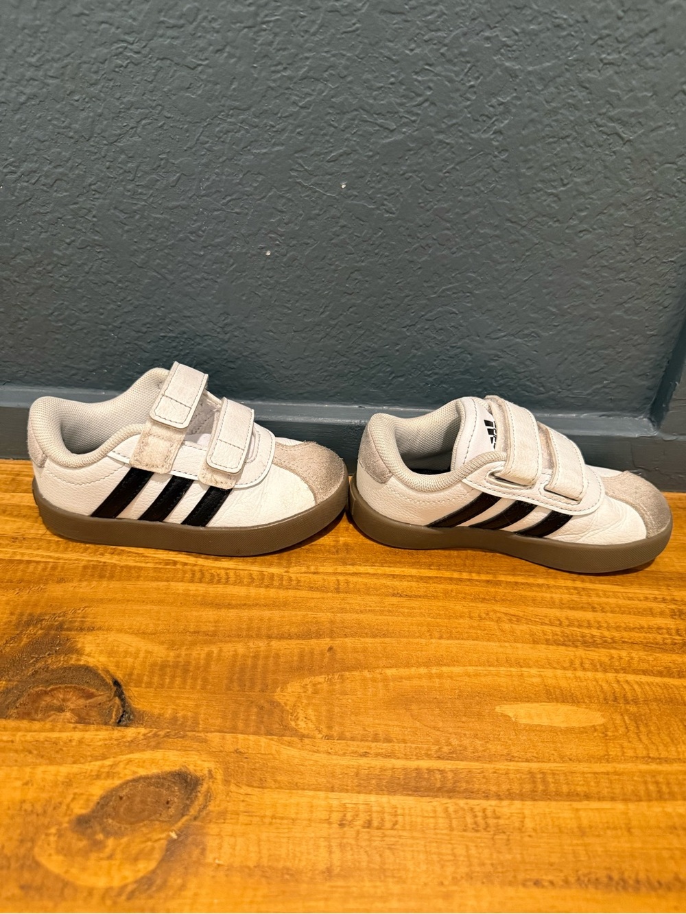 VL Court 3.0 Shoes Kids- Size 7K
